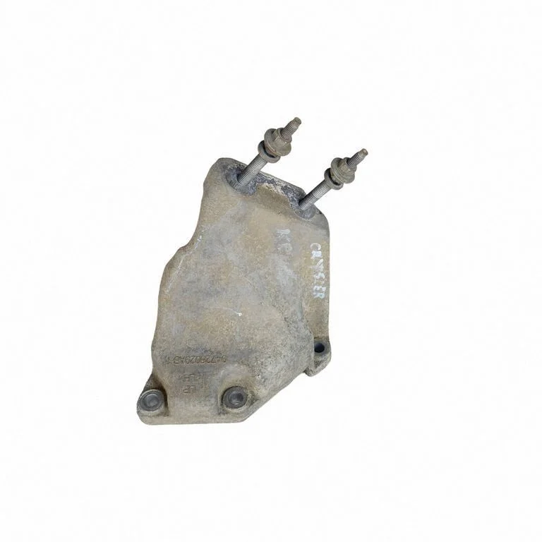 Mootori kinnituskronstein 04726029AB
