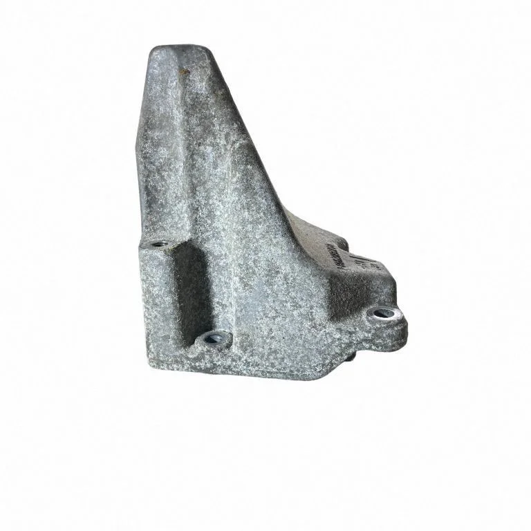 Engine mounting bracket 04726029AB