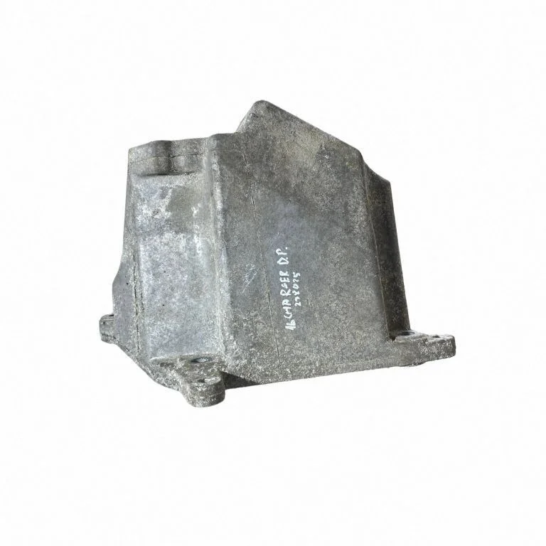 Engine mounting bracket 04726028AB