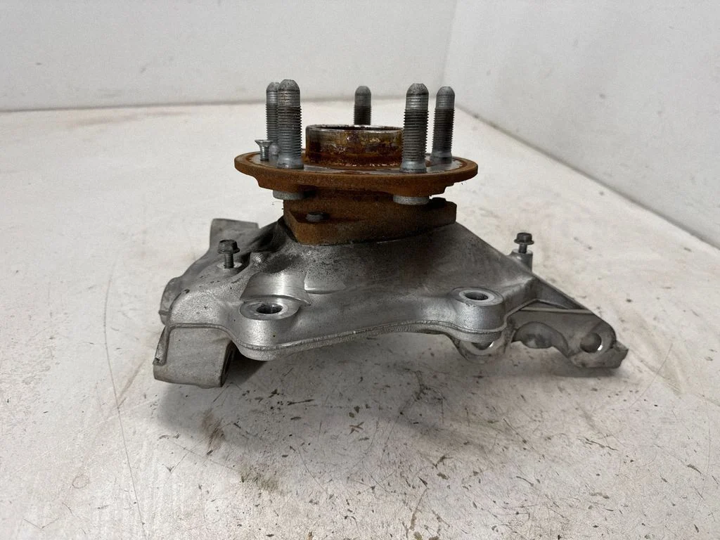 Front wheel hub spindle knuckle 84169866