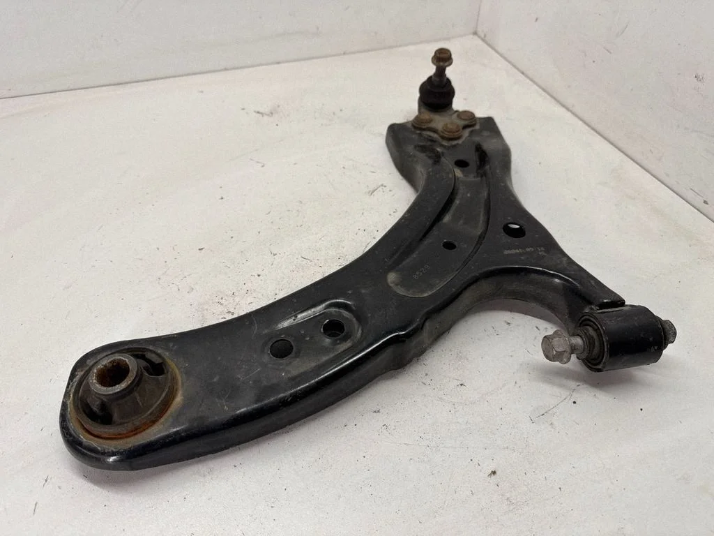 Front control arm 20202FL011