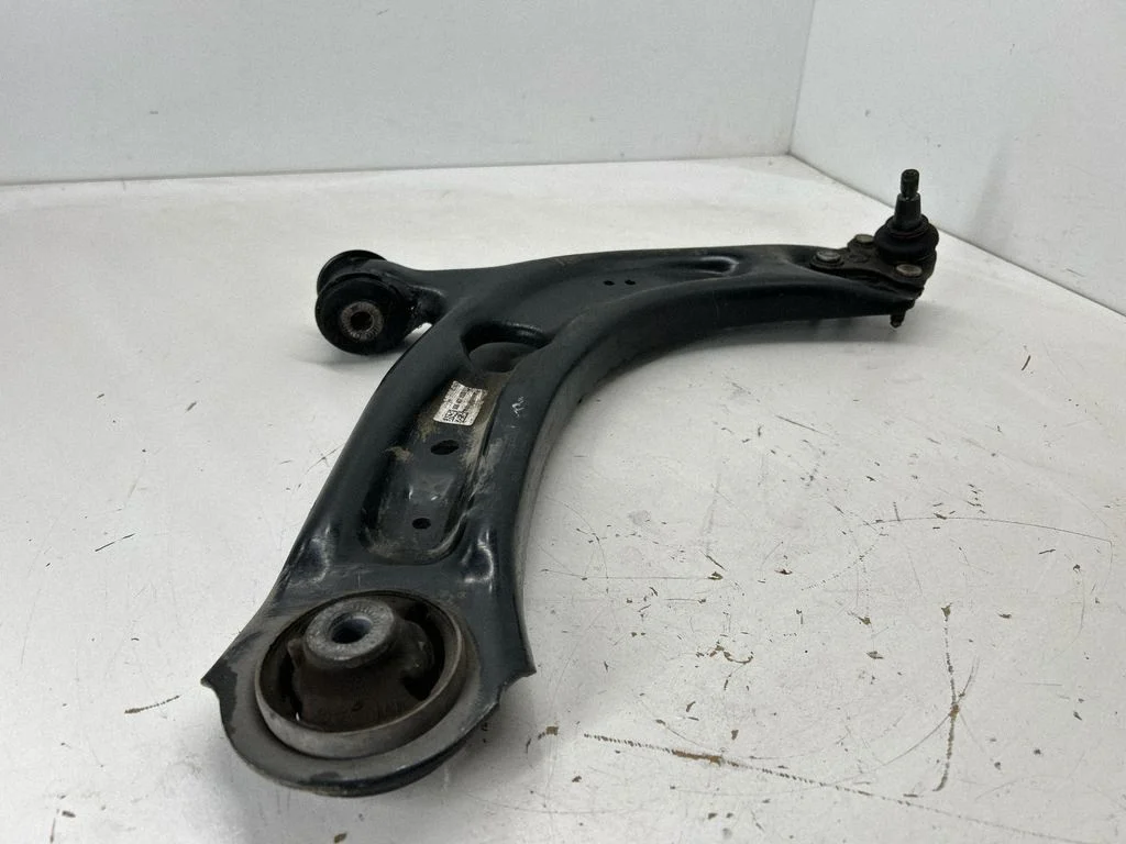Front lower control arm/wishbone 3Q0407152L