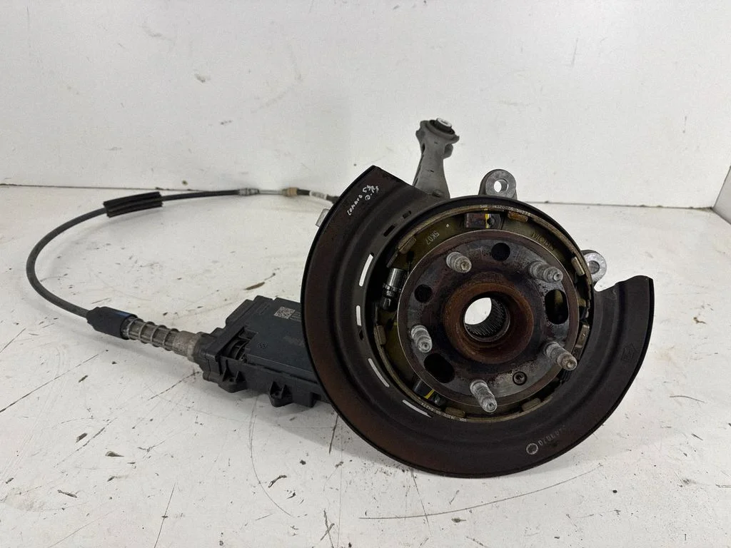 Rear wheel hub 23318172