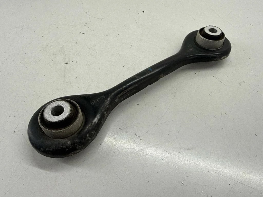 Rear control arm JX6Z5500L