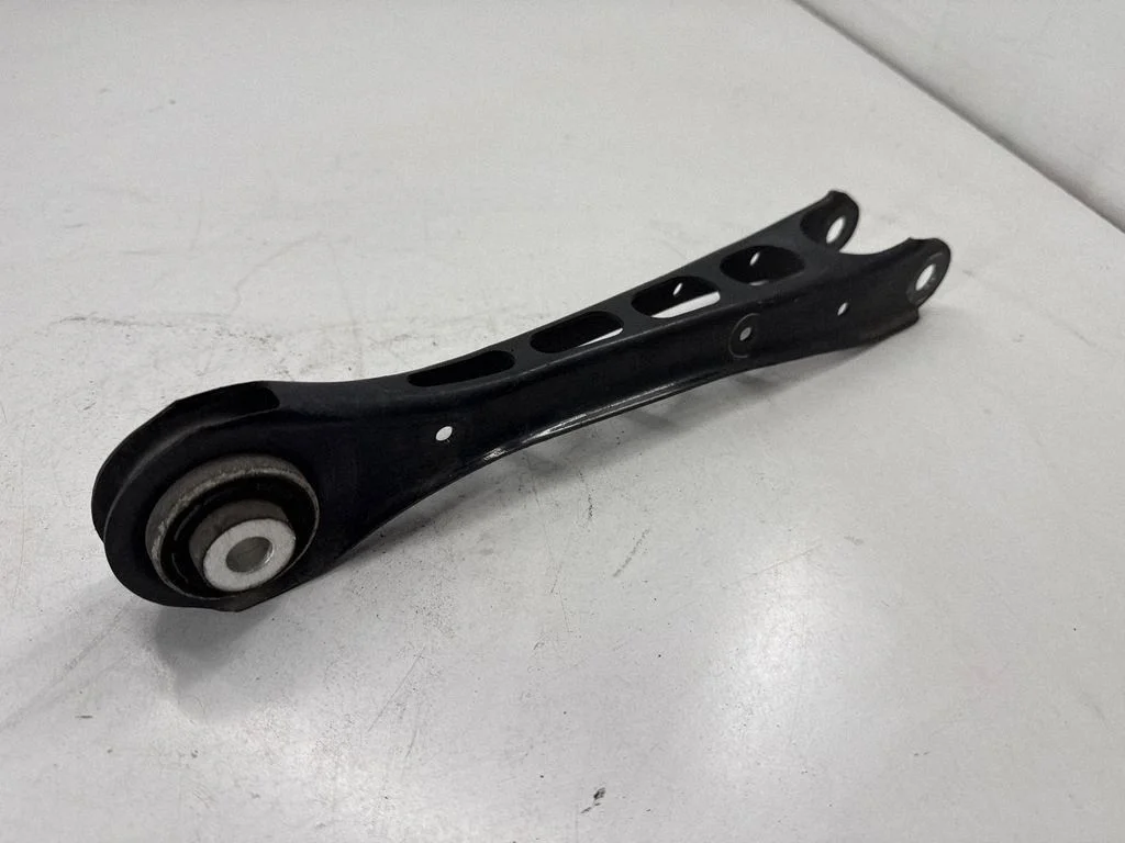 Rear control arm 84337449