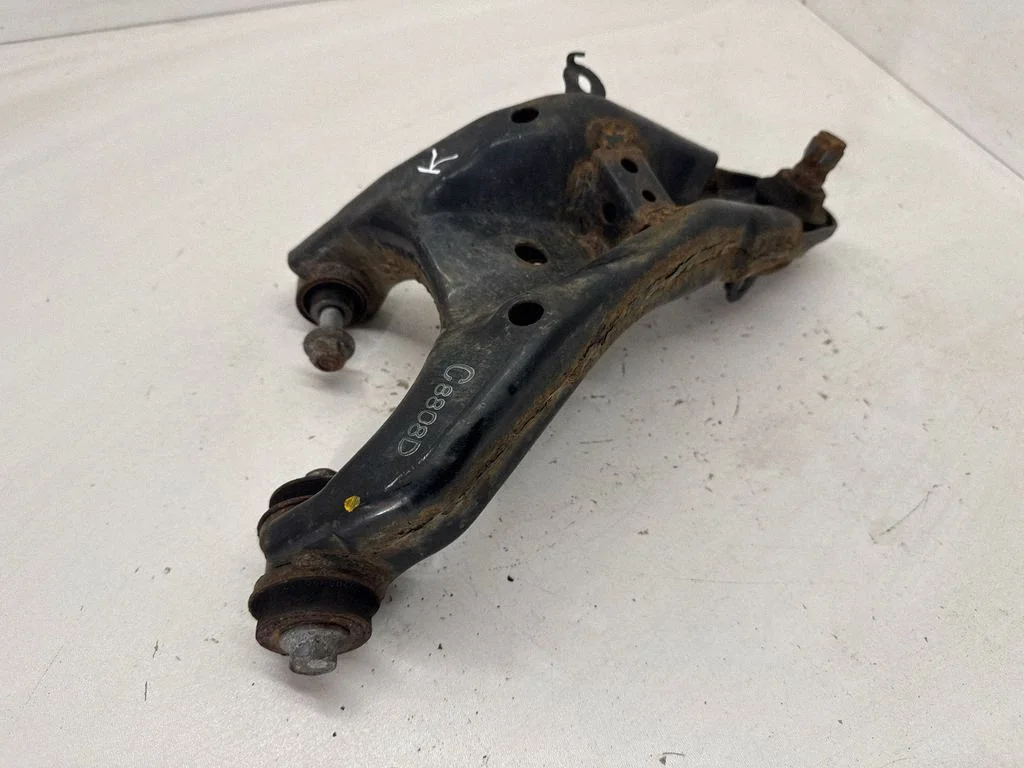 Rear control arm 20252VC030