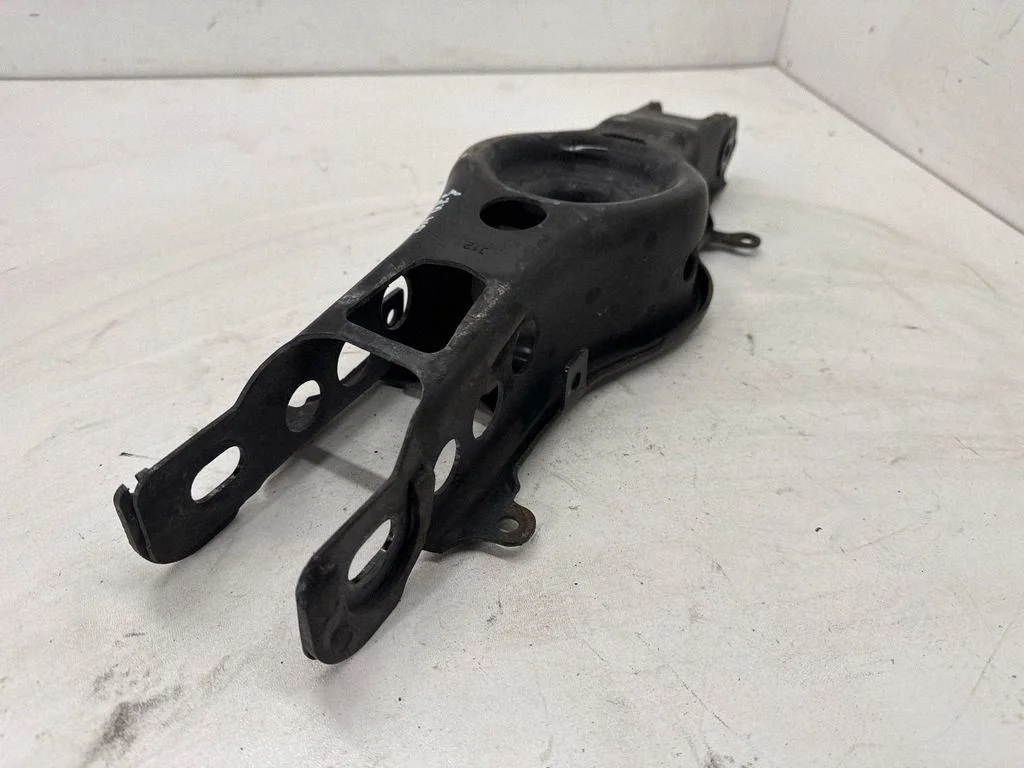 Rear upper control arm/wishbone 23282357