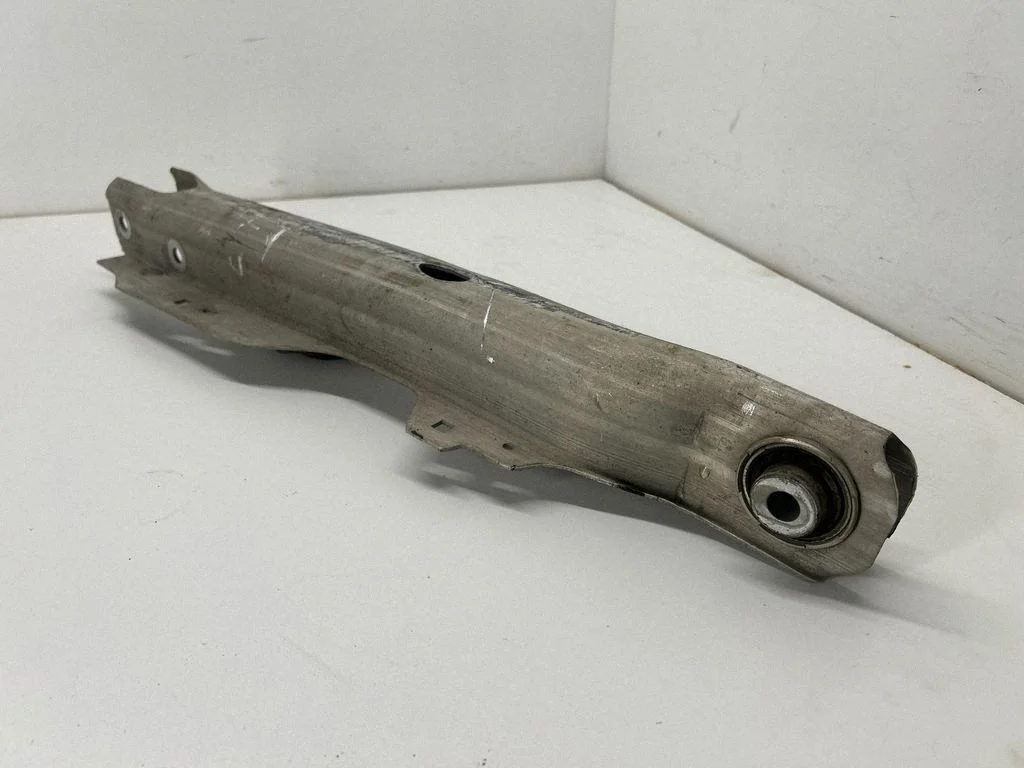 Tagumine ülemine õõtshoob LX615K652ANC