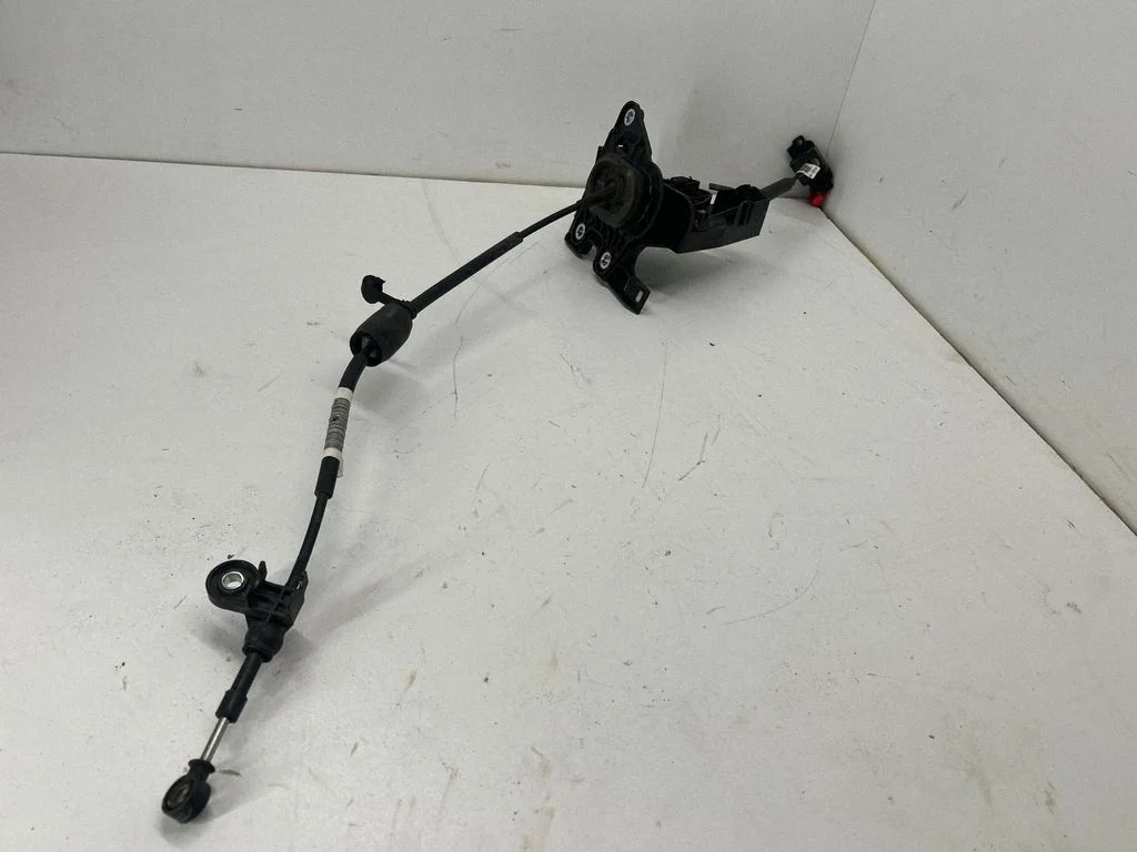Käiguvahetuse tross LX6P7P437AD