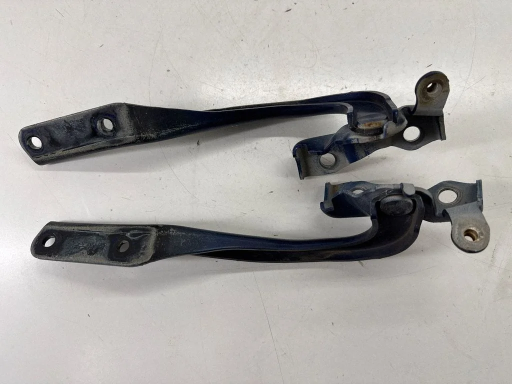 Engine bonnet/hood hinges 57260AL00A9P