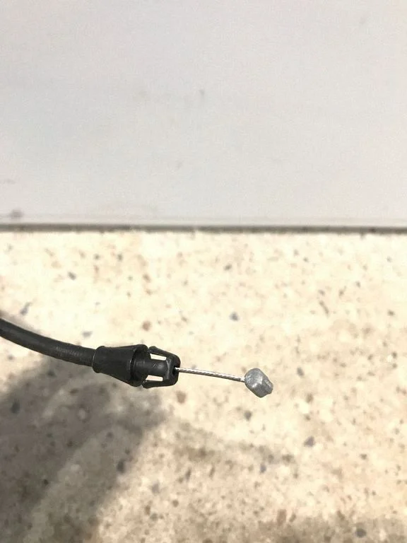 Engine bonnet/hood lock release cable 23320281