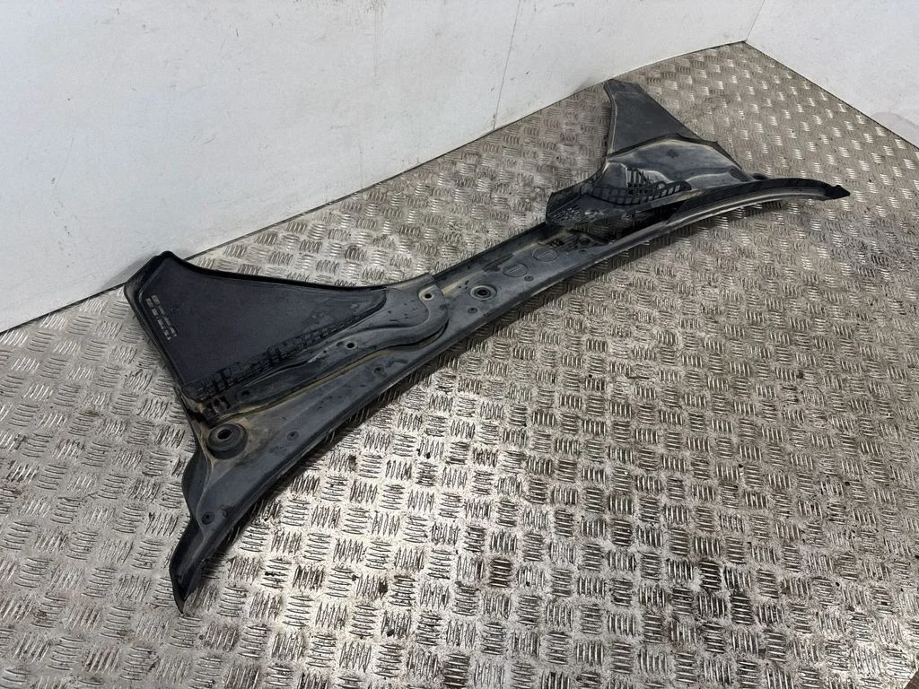 Wiper trim 7227342