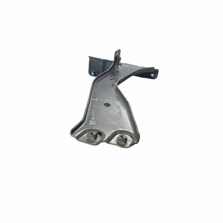 Poritiiva kinnitusklamber 83A821131
