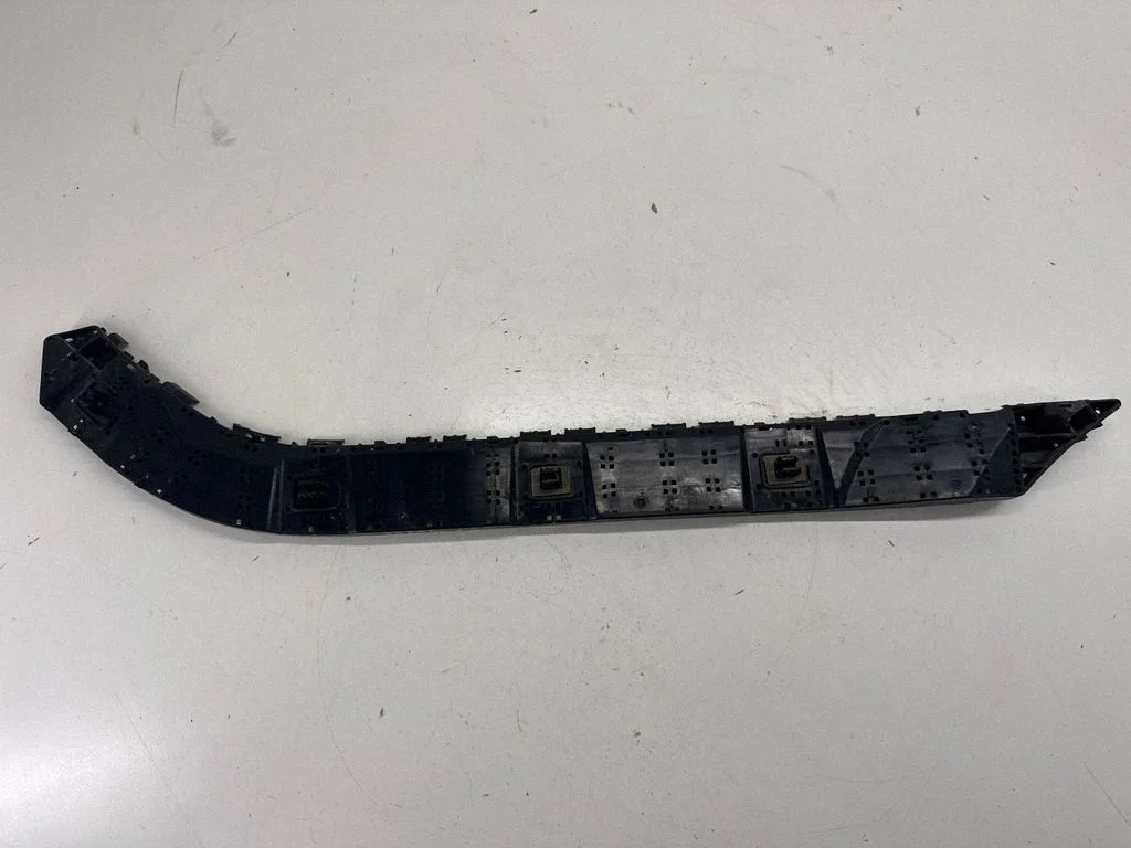 Rear bumper mounting bracket 57707AL23A