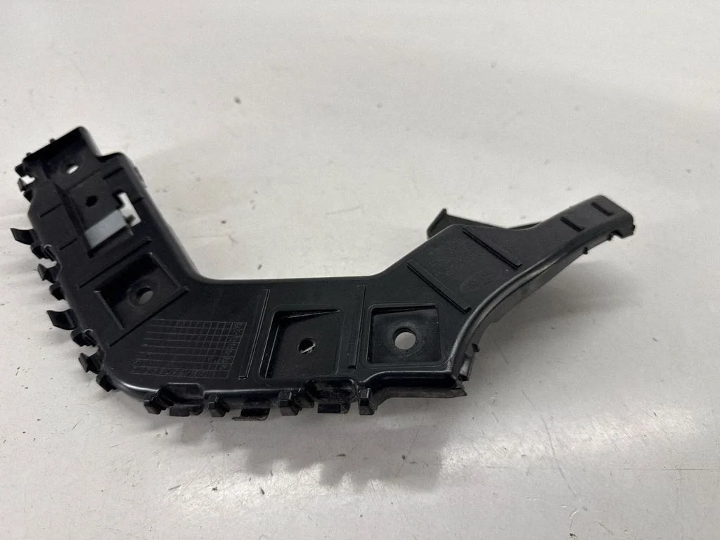 Rear bumper mounting bracket M1PB17D980AB