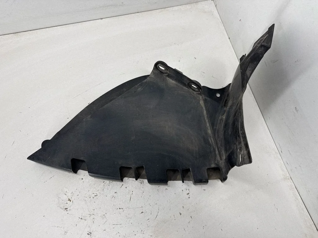 Rear bumper mounting bracket 57731FL41A