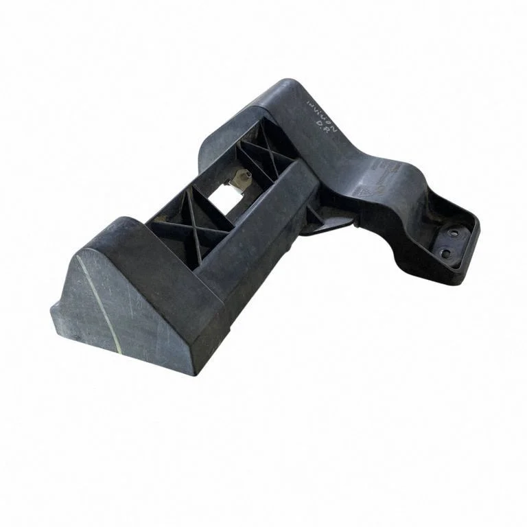 Rear bumper mounting bracket 84909122