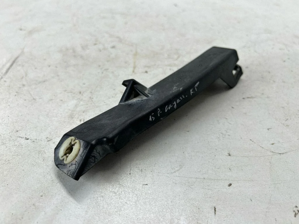 Rear bumper mounting bracket 7P5807045