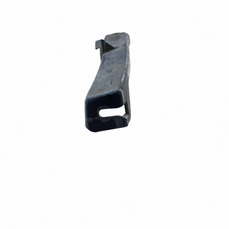 Rear bumper mounting bracket 7P5807046