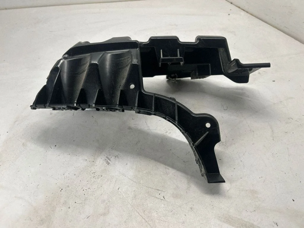 Rear bumper mounting bracket 68229239AD