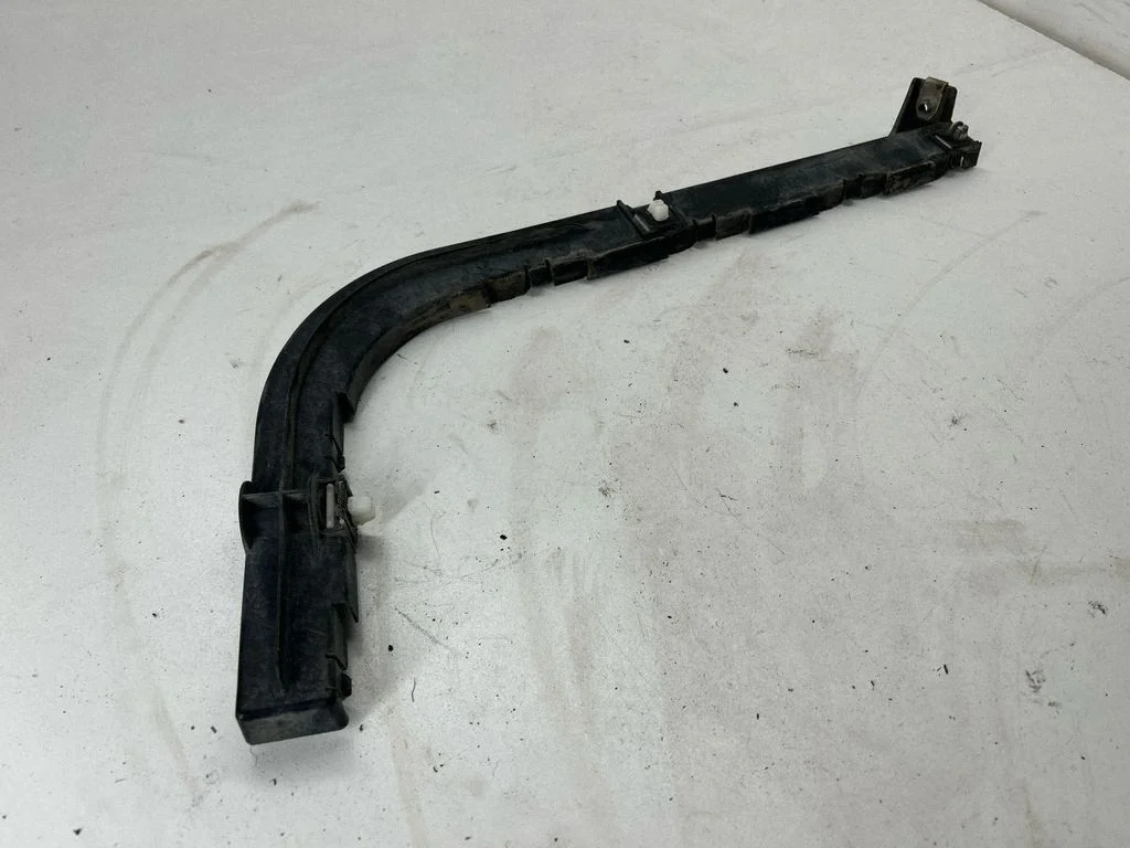 Rear bumper mounting bracket 68024340AE