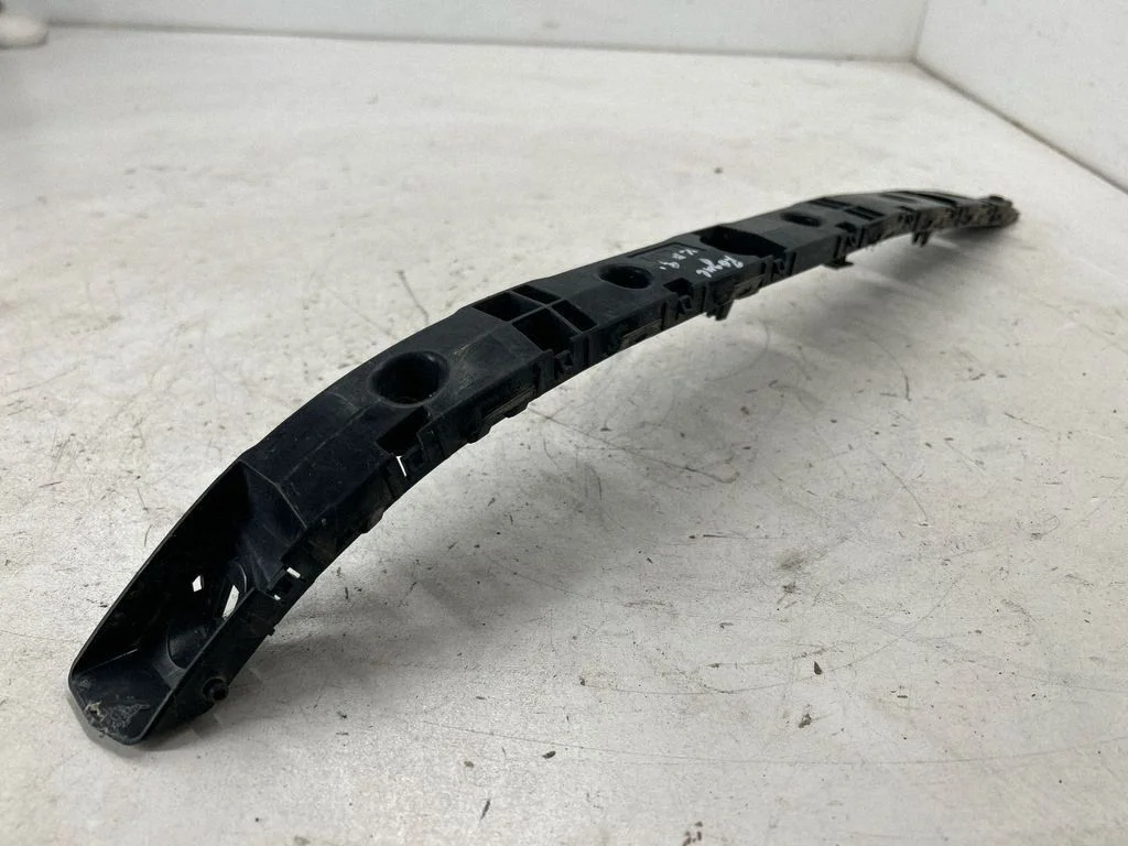 Rear bumper mounting bracket 852214BA0A