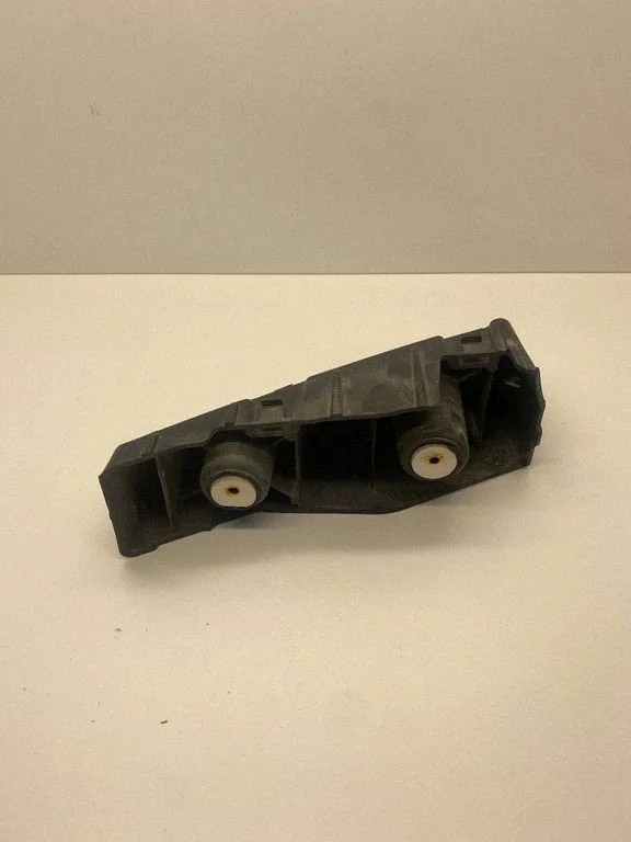 Rear bumper mounting bracket 617058453