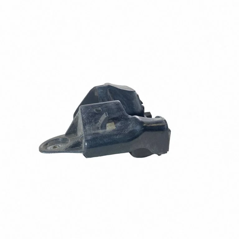 Rear bumper mounting bracket 68226563AA