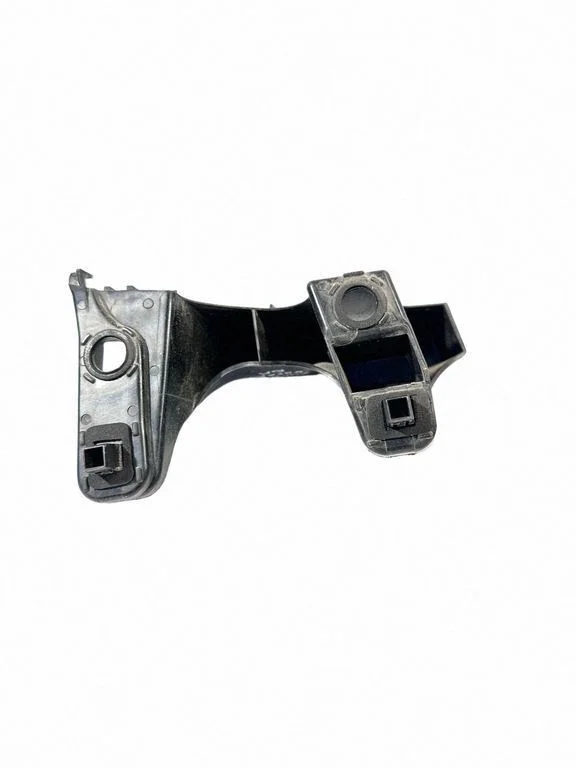 Rear bumper mounting bracket C13010064