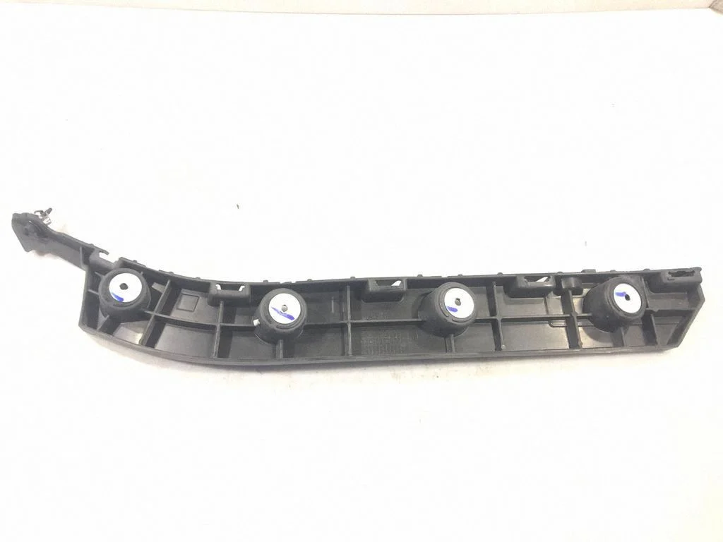 Rear bumper mounting bracket 84603114