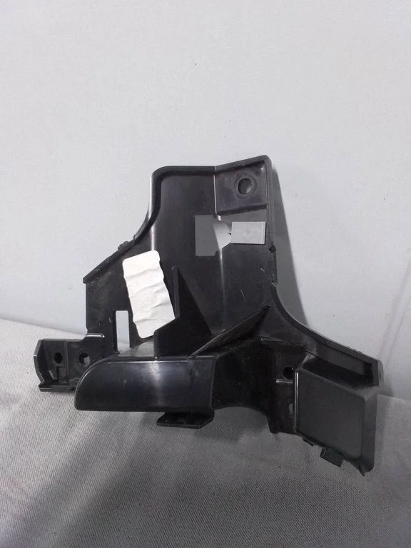 Tagumise kaitseraua kinnitusklamber M1PB17E851AB