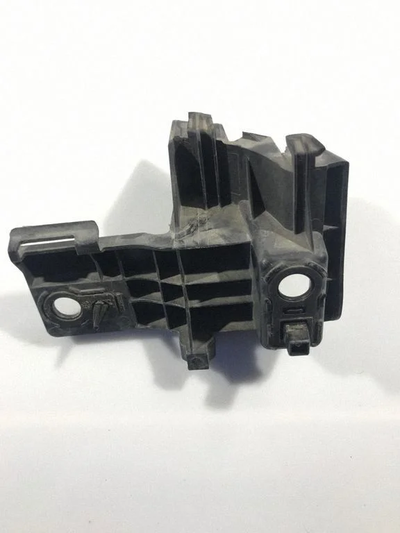 Rear bumper mounting bracket 57707SJ310