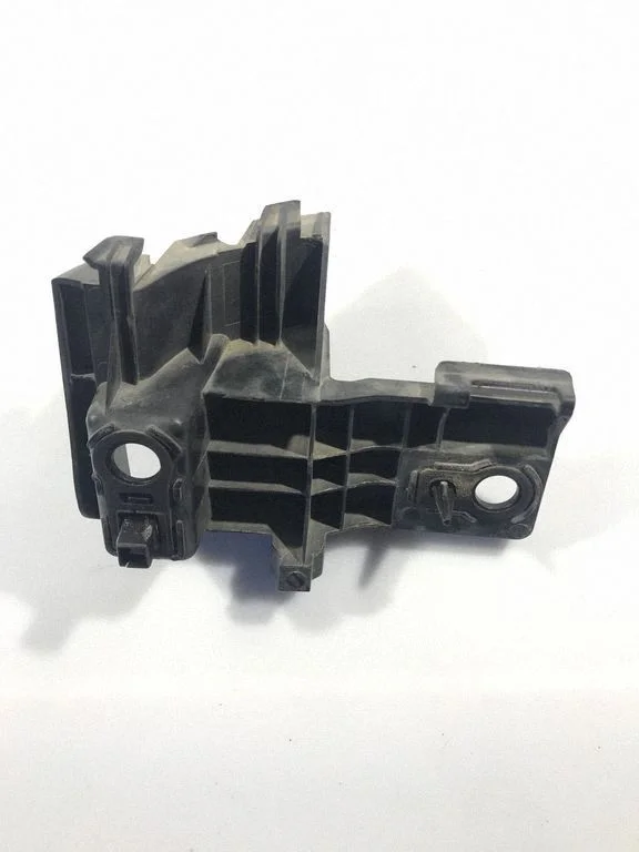 Rear bumper mounting bracket 57707SJ300