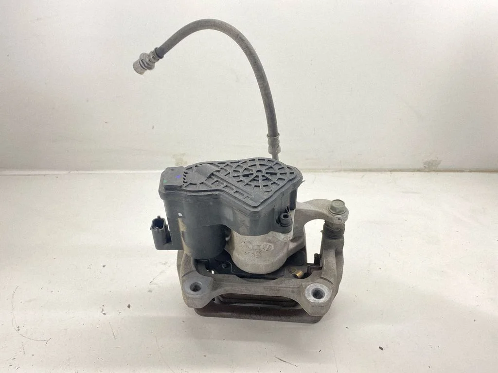 Tagumine pidurisadul – Tesla Model Y (2020-)