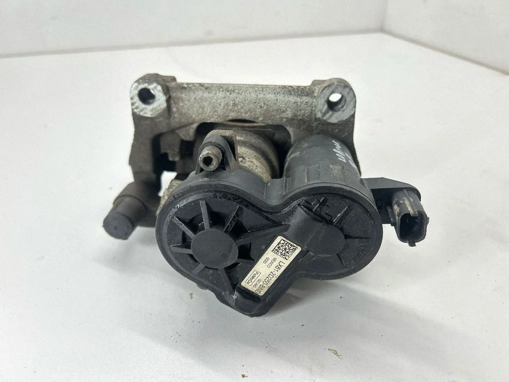 Tagumine pidurisadul LX612D250BND