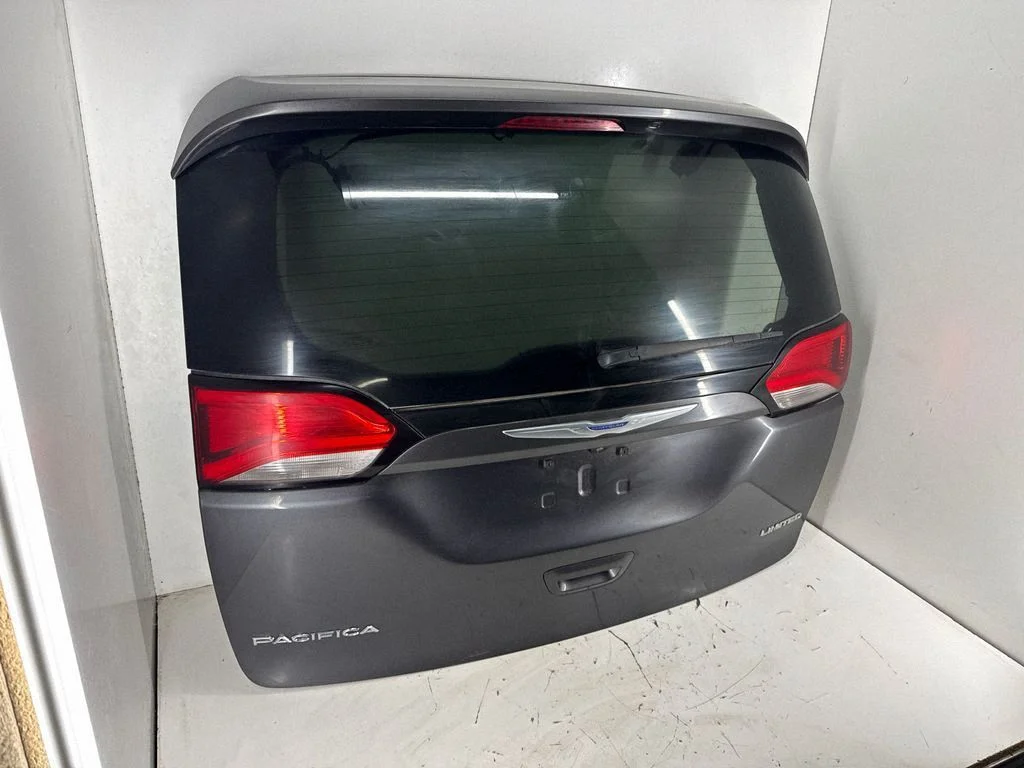 Klapa bagażnika 68227064AN – Chrysler Pacifica (2017-)