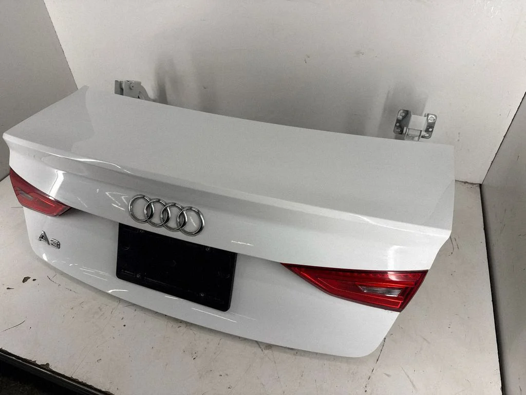 Tailgate/trunk/boot lid 8V5827337