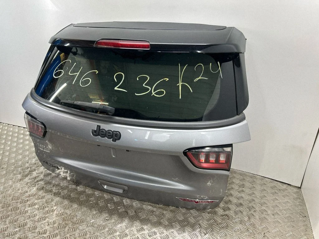 Tailgate/trunk/boot lid – rear