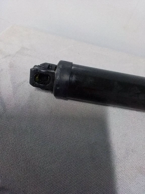 Tailgate/trunk strut/damper – Subaru Outback (BT) (2019-)