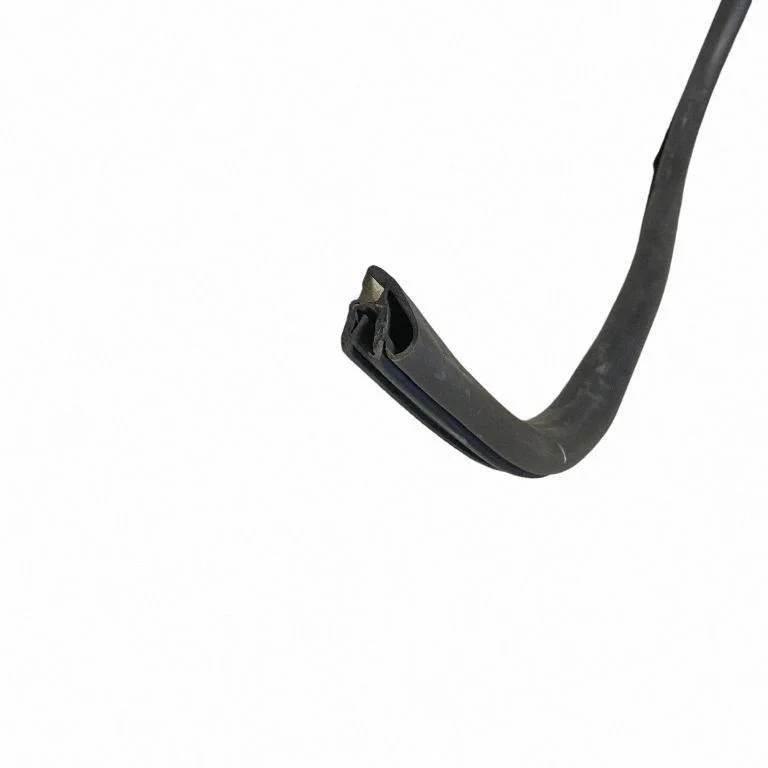 Front door rubber seal – left