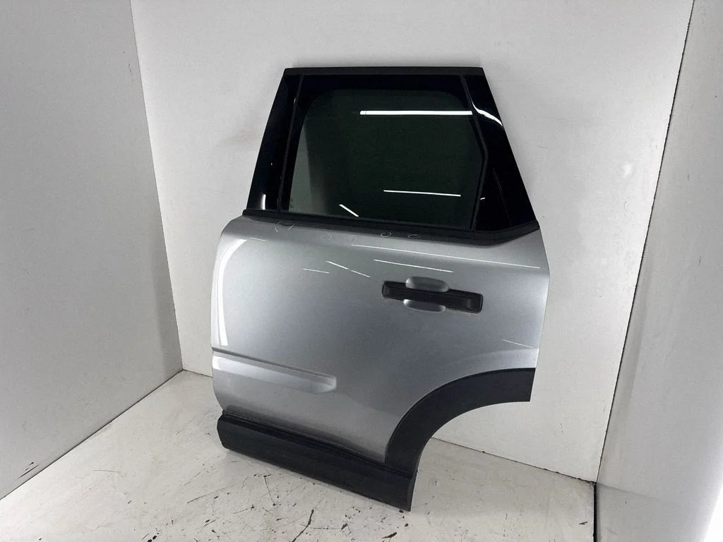 Rear door M1PZ7824631A