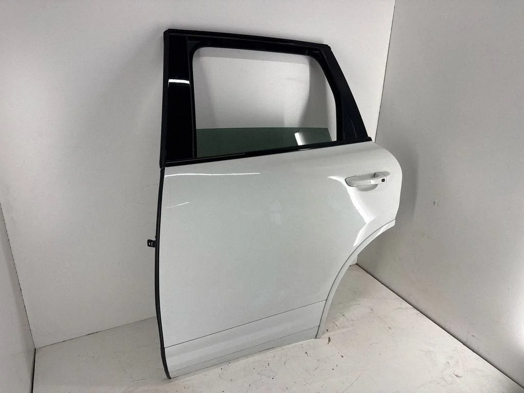 Rear door 7P0833311