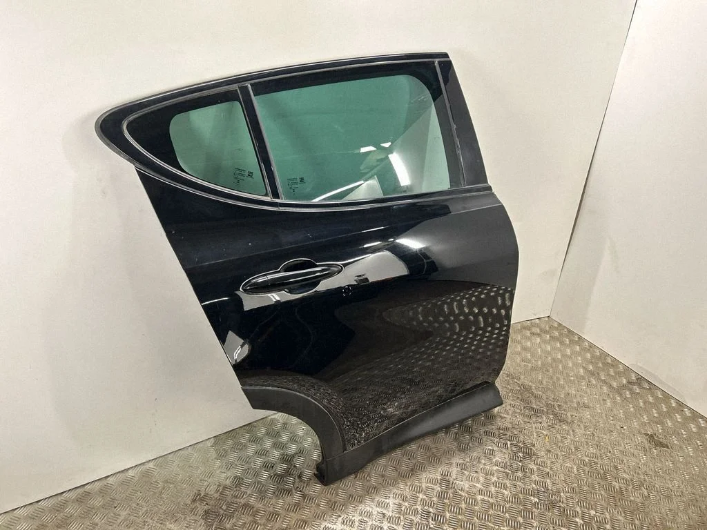 Rear door 68610664AA