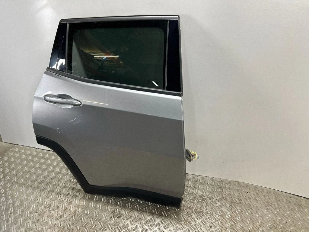 Rear door – rear right
