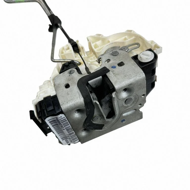 Rear door lock P04589923AG