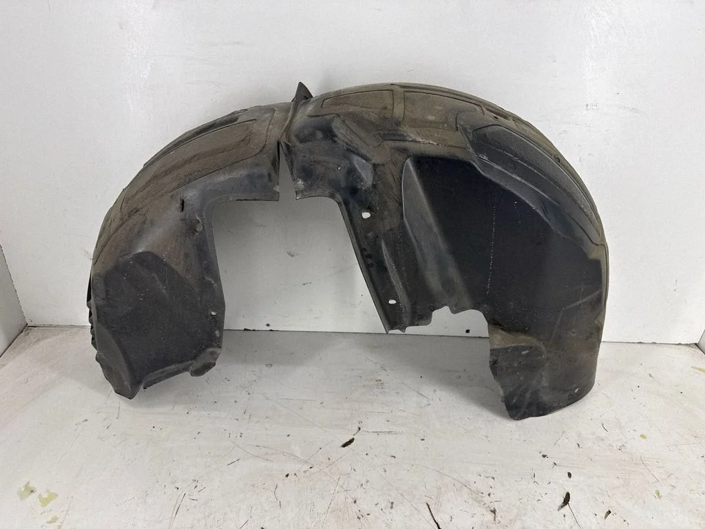 Rear arch fender liner splash guards 68205935AE