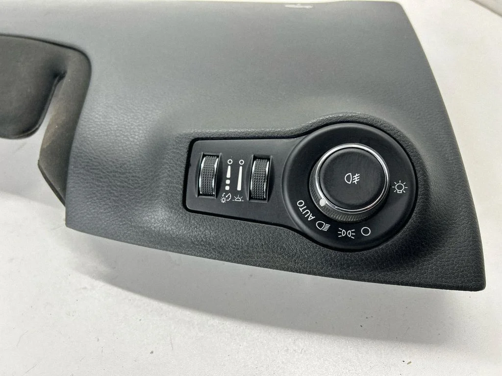 Dashboard lower bottom trim panel 5UT68TRMAA