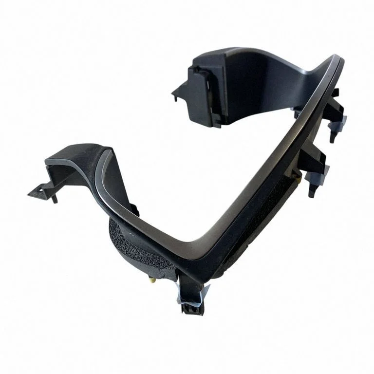 Dashboard trim EM2BR044D70