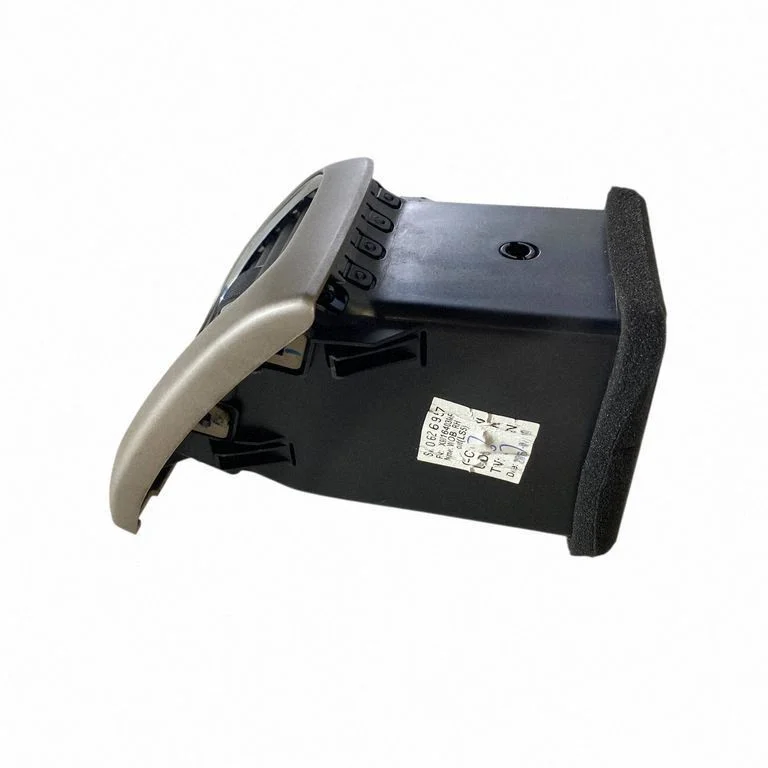 Boczne kratki nawiewu X90016403MR
