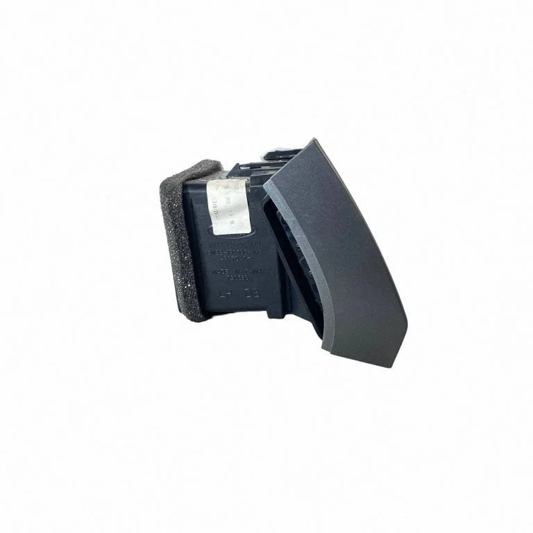 Dashboard side air vent grill/cover trim KM2B19C696A